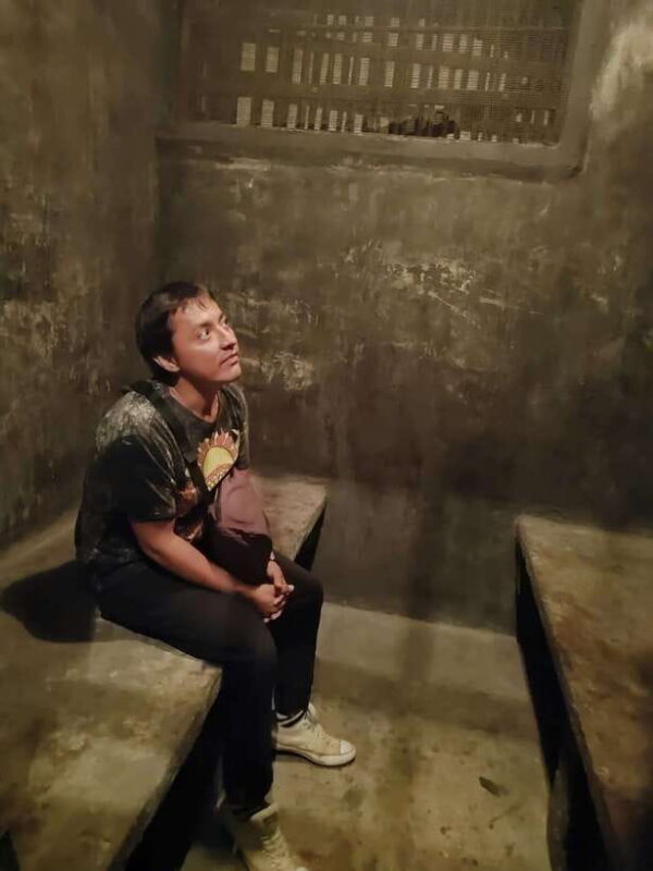 Vietnam War History Tour Through Hoa Lo Prison and Museums - Insights Into Vietnams Historical Context