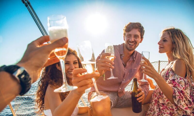 Vilamoura: 2h30 Sunset Sailing Experience - "Unwind" - FAQ