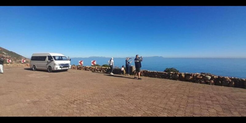 Villiersdorp: Cape Town International Airport Transfer - Driver and Vehicle Features