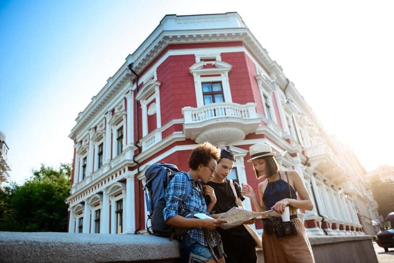 Vilnius: Express Walk with a Local in 60 minutes - Exploring Vilnius in Just 60 Minutes: What to Expect