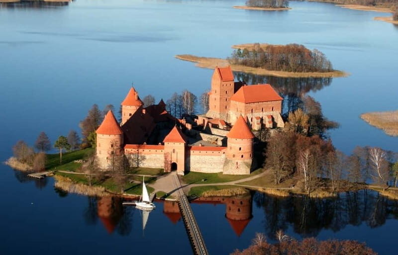 Vilnius: Half-Day Sightseeing Tour to Trakai - Practical tips for travelers