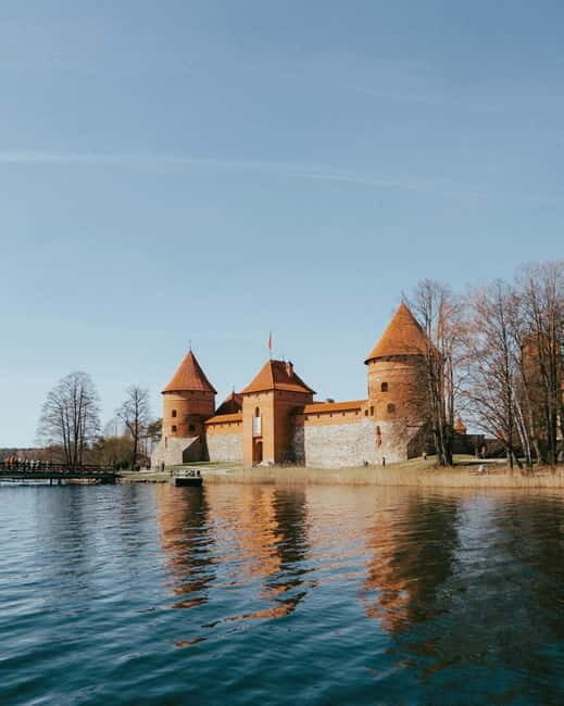 Vilnius to Trakai Island Guided Tour with Chocolate Tasting - Key Points