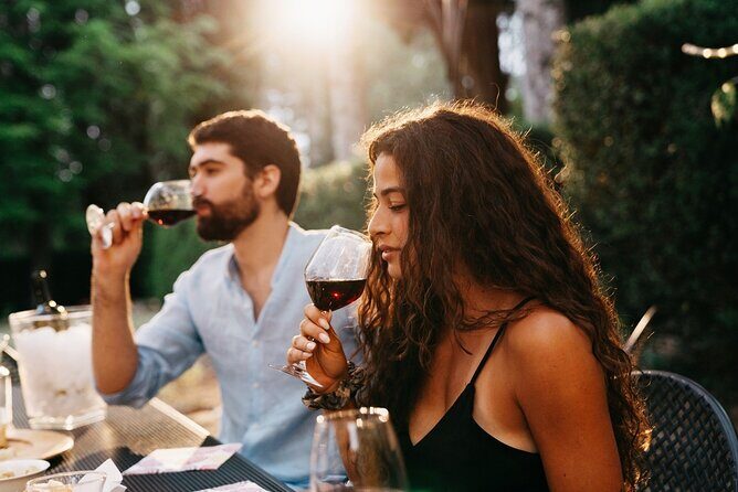 Vino Voyage Niagara Wine Country Bus Tour - FAQ