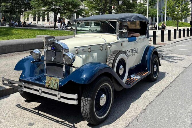 Vintage 1930 convertible! Old Montreal Tour-Private Guide -70 min - Who Will Love This Tour?
