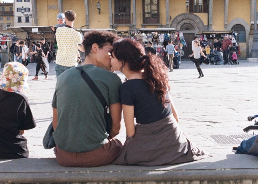 Vintage Photographer in Florence (Perfect for Couple) - Key Points