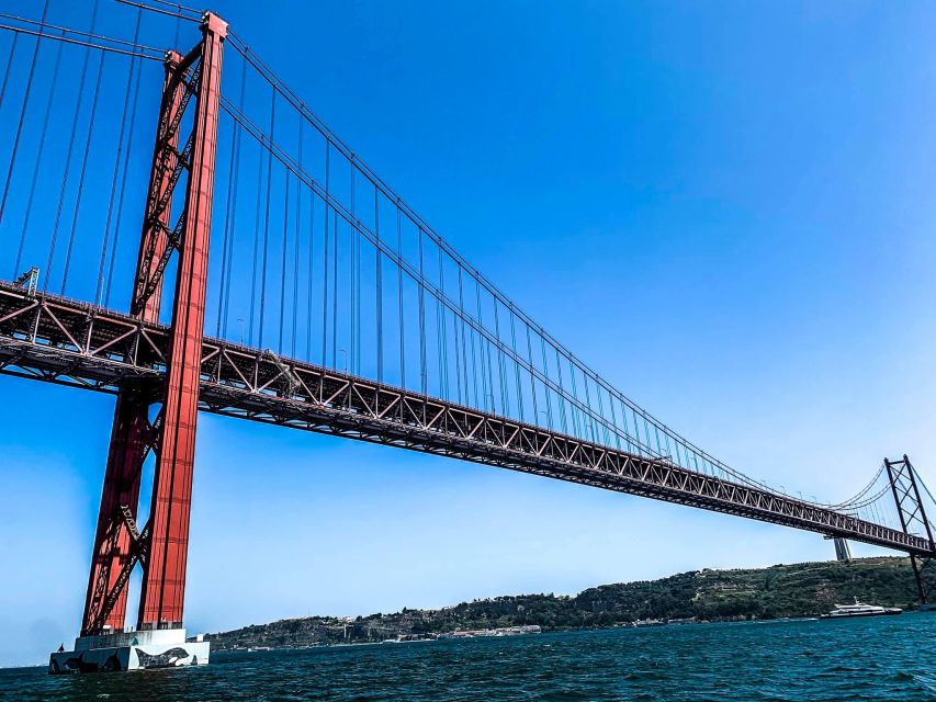 VIP Catamaran - Private Tour in Lisbon - Key Points