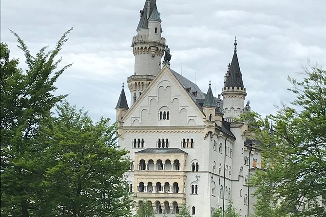 VIP Day Trip Neuschwanstein and Linderhof Castle From Munich - Physical Fitness and Group Size