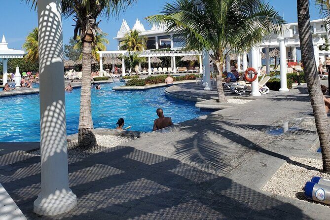 VIP Luxury Montego Bay Airport Transfer to Montego Bay/ Falmouth - Who Is This Service Best For?