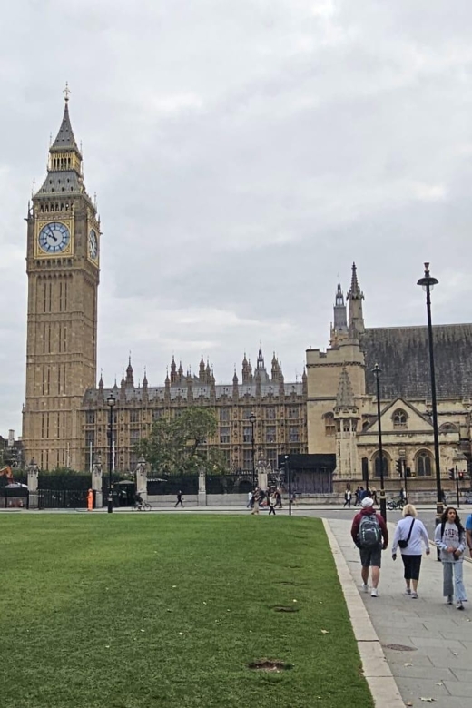 VIP Westminster Abbey & Upper Gallery and Buckingham Palace - The Sum Up