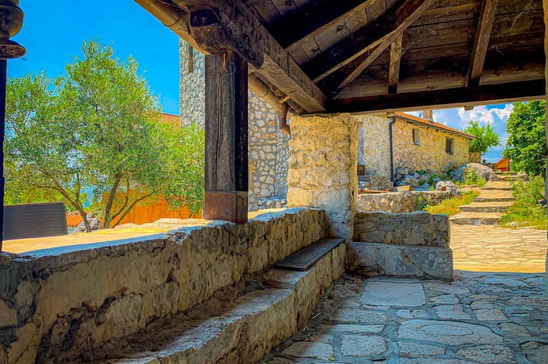 Virpazar: Skadar Lake PRIVATE Boat Tour to KOM MONASTERY - The Scenic Stops and Highlights