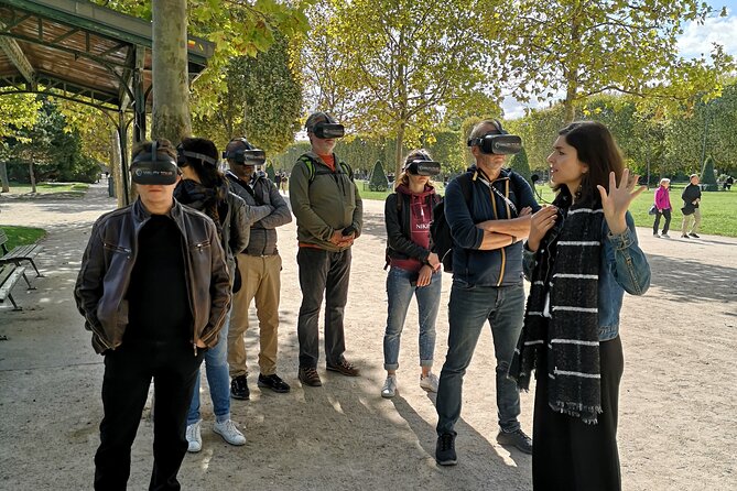 Virtual Reality Guided Tour at the Eiffel Tower - Virtual Reality Experience