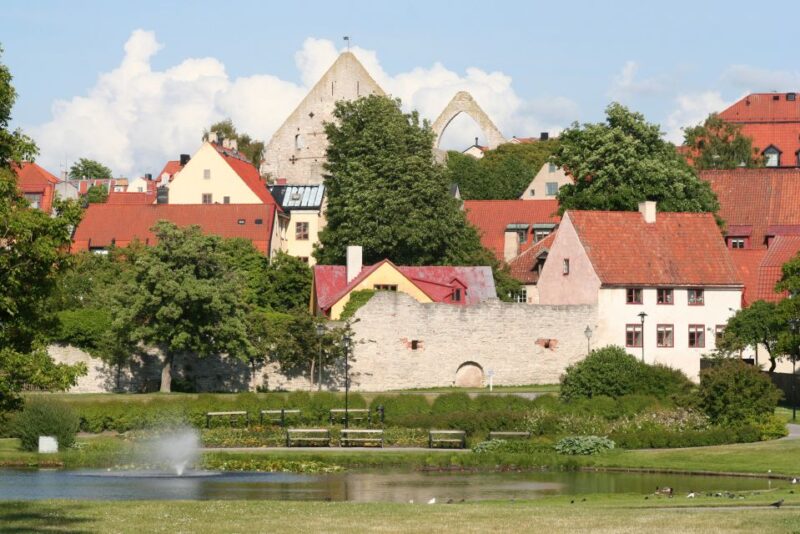 Visby: Hop-On Hop-Off Bus Tour - Highlights of the Experience