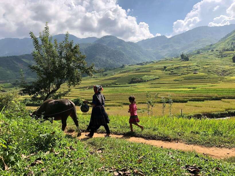 Visit All Villages and Hot Spring With Easy Riders Full Day - Experiencing Ta Van