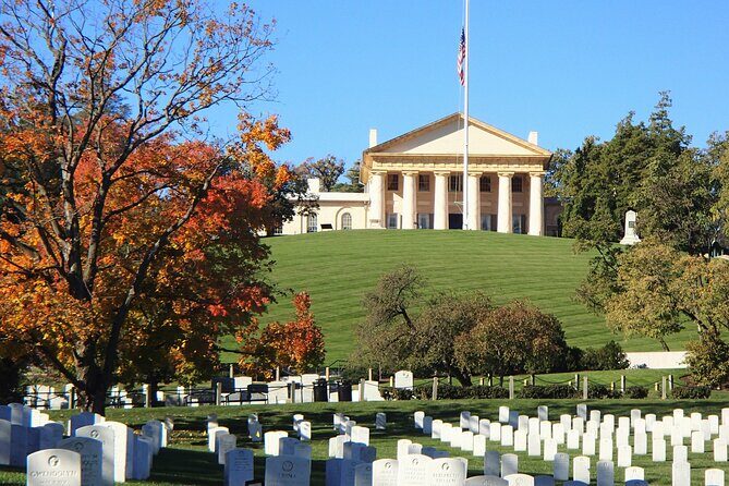 Visit Arlington National Cemetery with one of DC's best guides! - Key Points