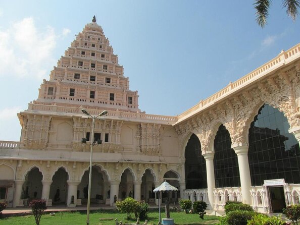 Visit Brihadeeswara Temple, Saraswati Library, Palace And Gallery In Thanjavur - Good To Know