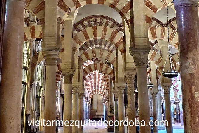 Visit Cathedral Mosque With Official Guide. Small Groups - Small Group Arrangement