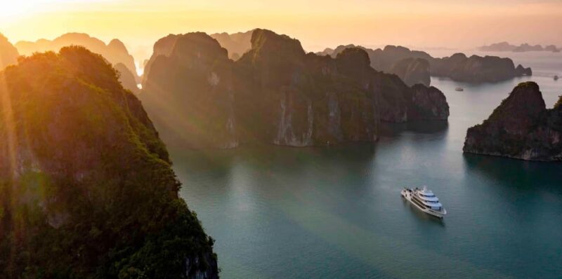 Visit Ha Long - a Wonder of the World From Ha Noi or Back - Key Points