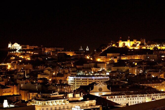 Visit Lisbon at night with dinner and Fados, on private tour - FAQ