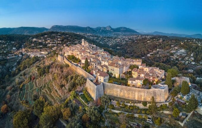 Visit Saint Paul De Vence, Antibes, and Cannes: 7-Hour Tour - Exploring Antibes