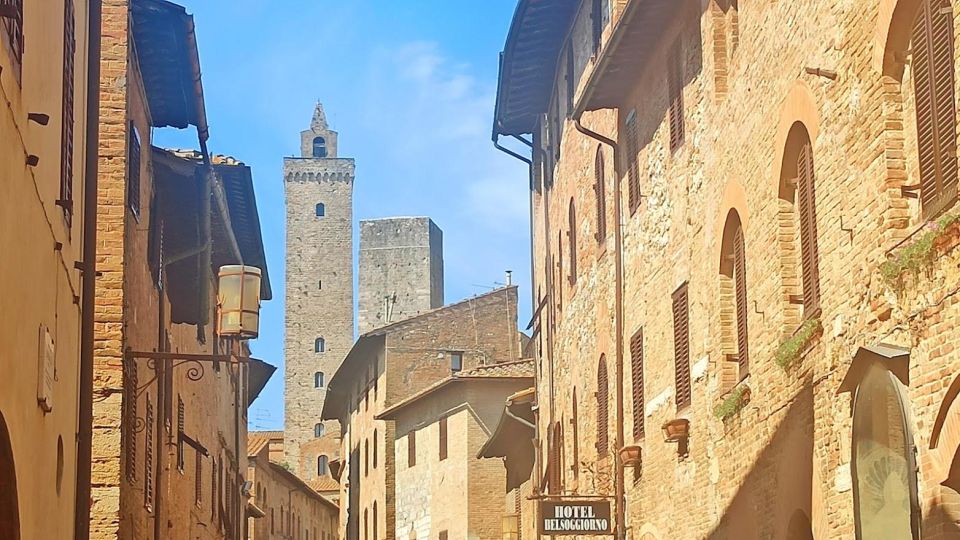 Visit Siena and San Gimignano With Lunch at a Family Farm - Discover San Gimignano