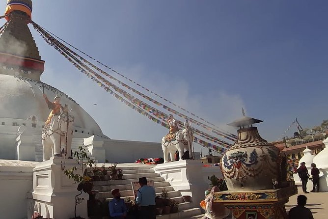 Visit Swayambhunath and Bauddhanath Stupa With Guide - Exploring Bauddhanath Stupa