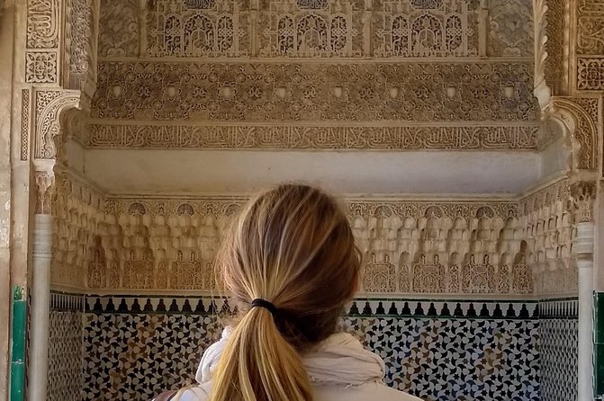 Visit the Alhambra and the Generalife. Private Tour - Exploring the Generalife