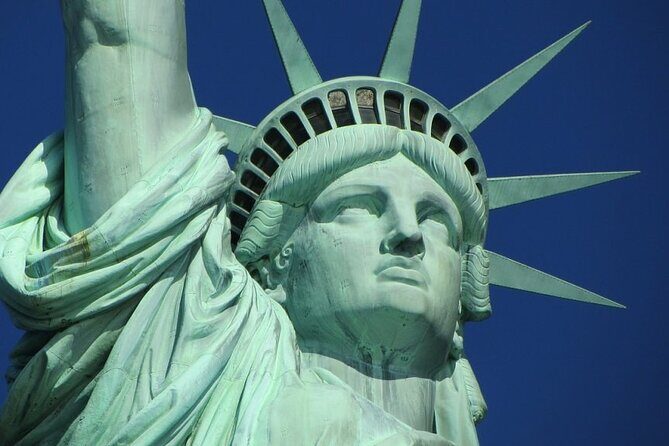 Visit The Statue of Liberty and Manhattan Walking Tour - Key Points