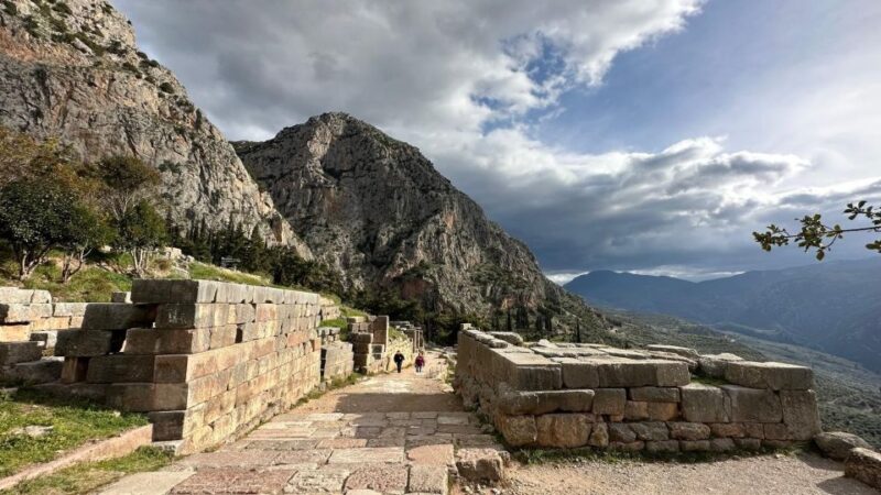 Visit Thermopylae & Delphi Navel of Earth Private Tour 8H - Exploring Delphi