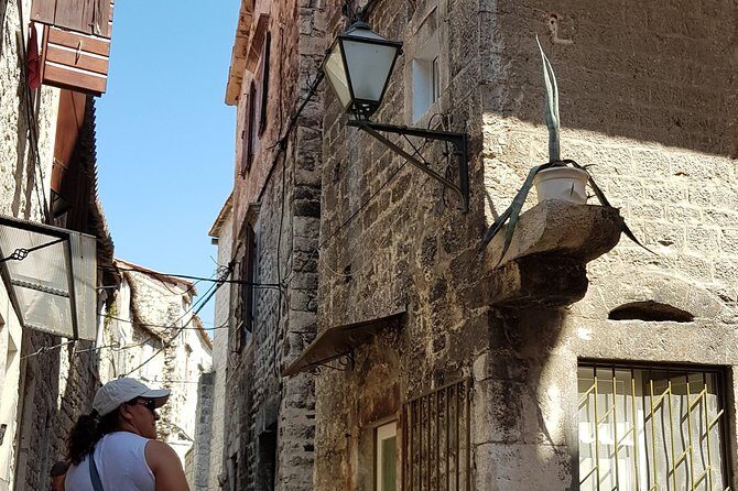 Visit to Split and Trogir and return to Zadar - FAQs