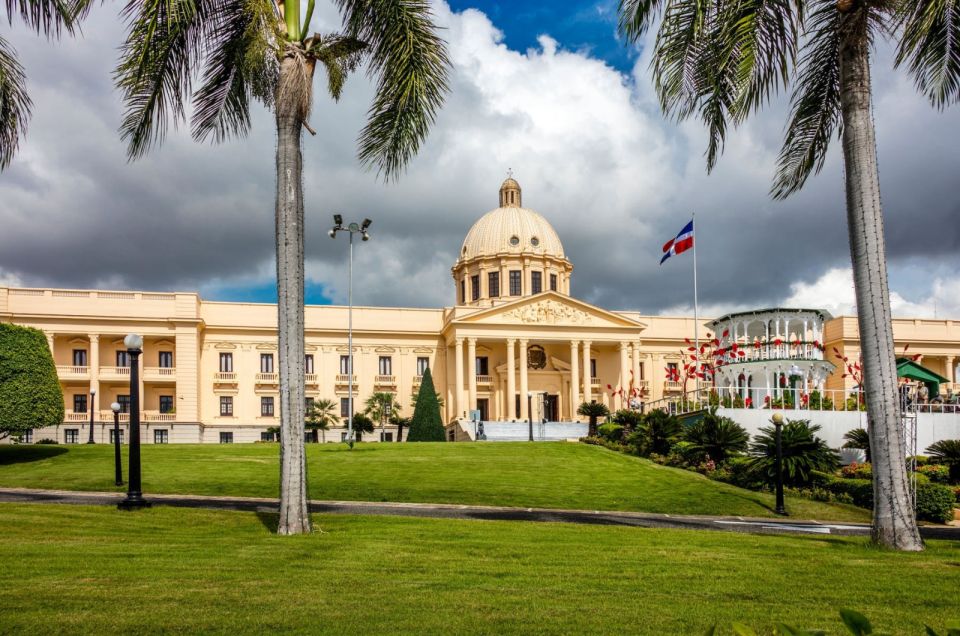 Visit to the City of Santo Domingo With Guide & Typical Food - Included Activities and Admission