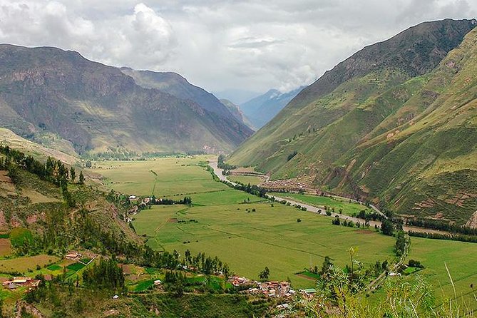 Visit to the Sacred Valley With a Guide in One Day | Travel Buddies