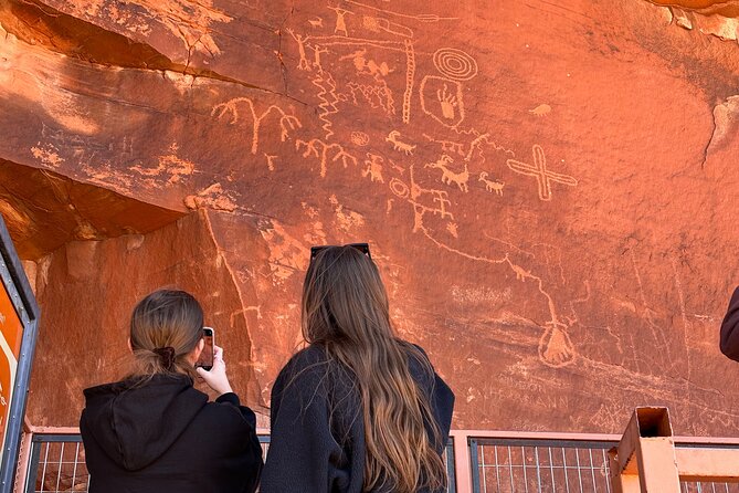 Visit With French Guide of the Valley of Fire - Tour Inclusions and Amenities