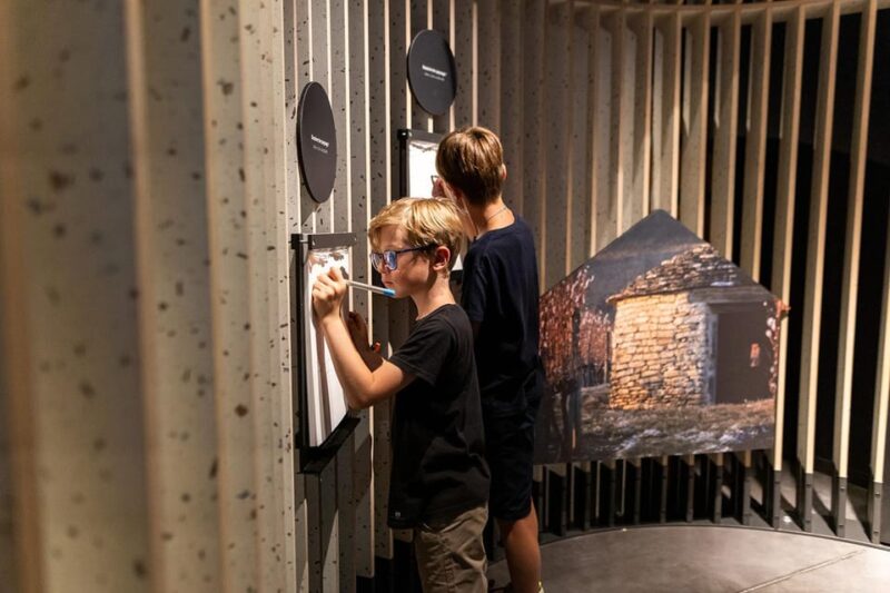 Visitor Trail of the Citadel in Beaune - Accessibility and Language Options