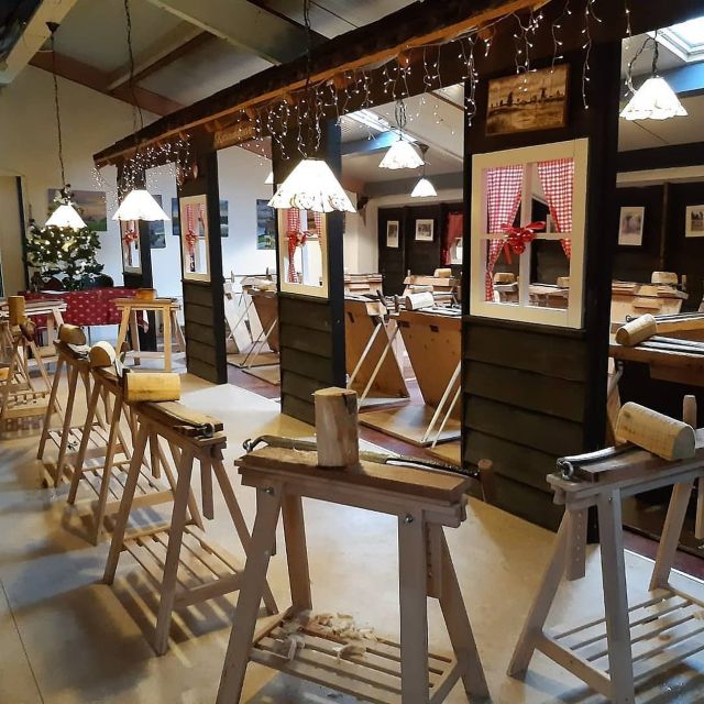 Volendam: 2-Hour Clogmaking Workshop and Cheese Tour - Experience Highlights