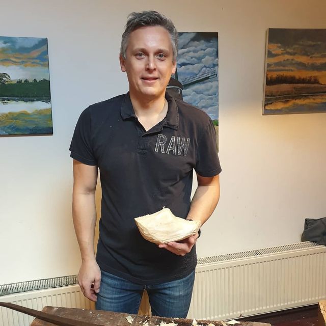 Volendam: 2-Hour Clogmaking Workshop and Cheese Tour - Accessibility Features