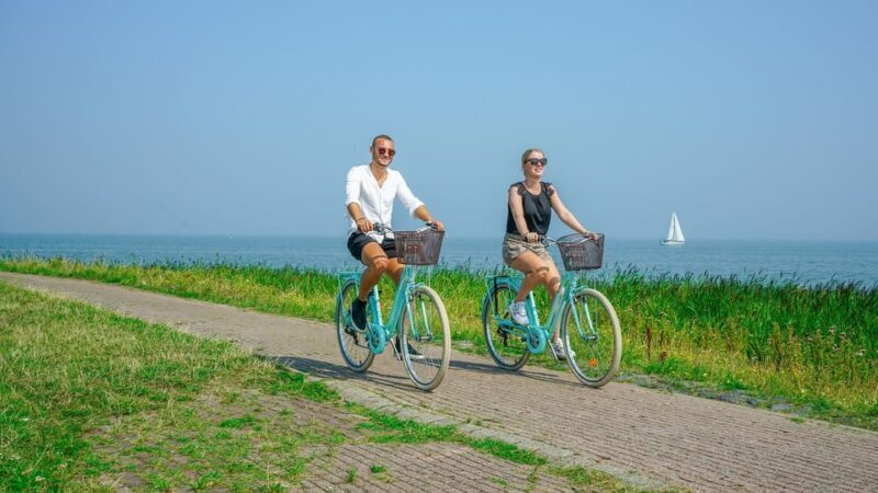 Volendam: Bike Rental including Highlights-Routes - Who Would Love This Tour?