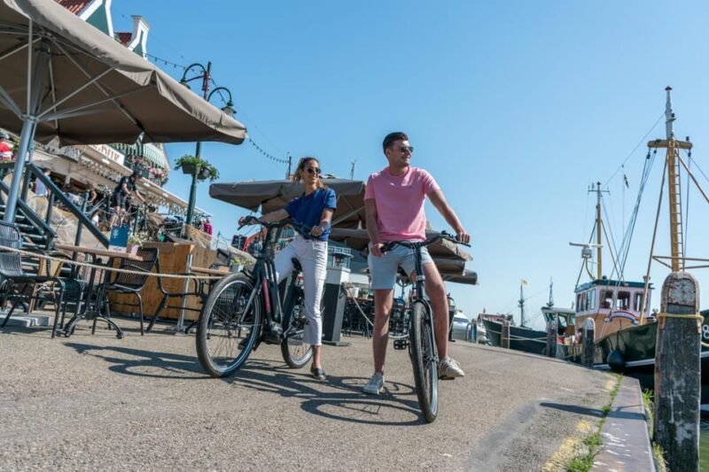 Volendam: E-Bike Rental including Highlights-Routes - Key Points