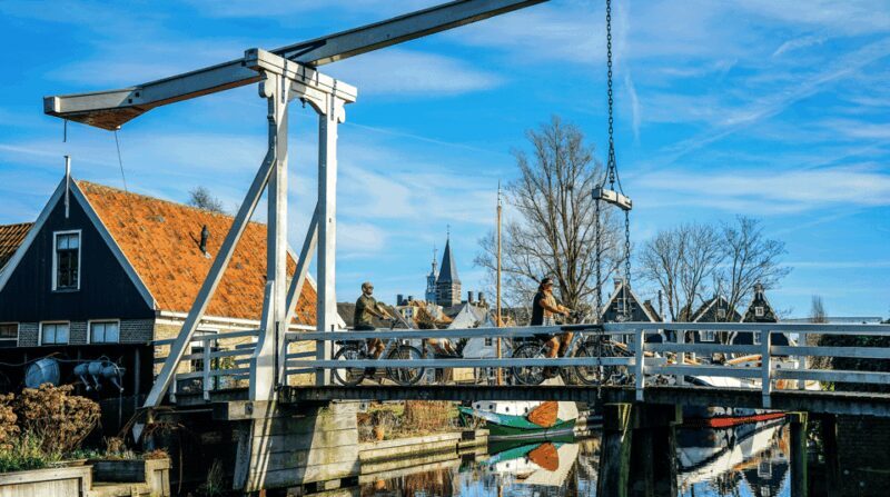 Volendam: E-Bike Rental including Highlights-Routes - The Value of a Self-Guided E-Bike Tour