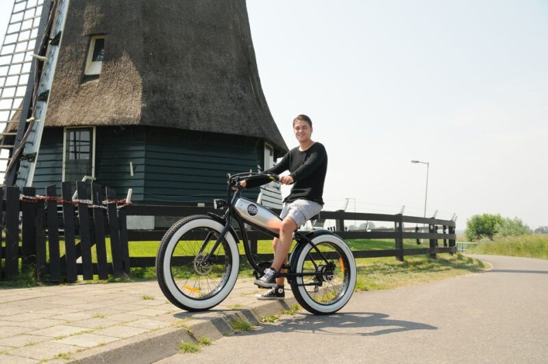 Volendam: E-Fatbike Rental - Customer Support Services