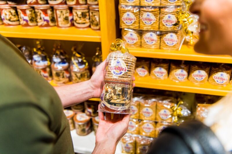 Volendam: Stroopwafel Experience With Tasting - Good To Know