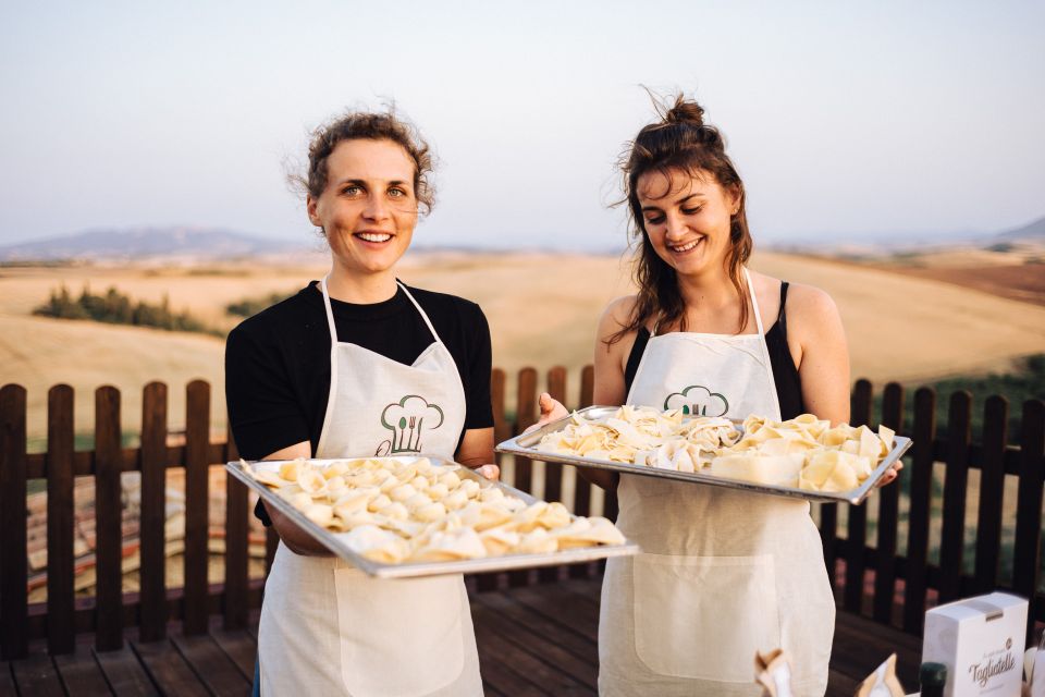 Volterra: Fresh Pasta Cooking Class at a Tuscan Farmhouse - Explore the Volterra Farmhouse