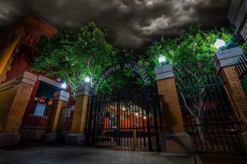 Waco Ghost Tour: Wild Whispers of the Wicked - A Practical Look at the Waco Ghost Tour