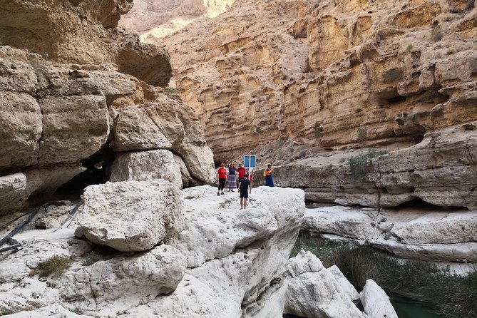 Wadi Shab Trekking and Swimming Tour - Key Points