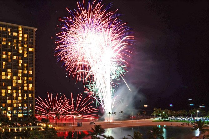 Waikiki Friday Walking Tour. Fireworks! Treats! Some Hula Show! - Local Treats and Souvenirs