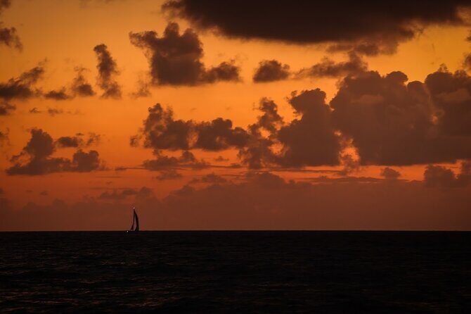 Waikiki Sunset Cruise from Oahu - A Detailed Look at the Waikiki Sunset Cruise