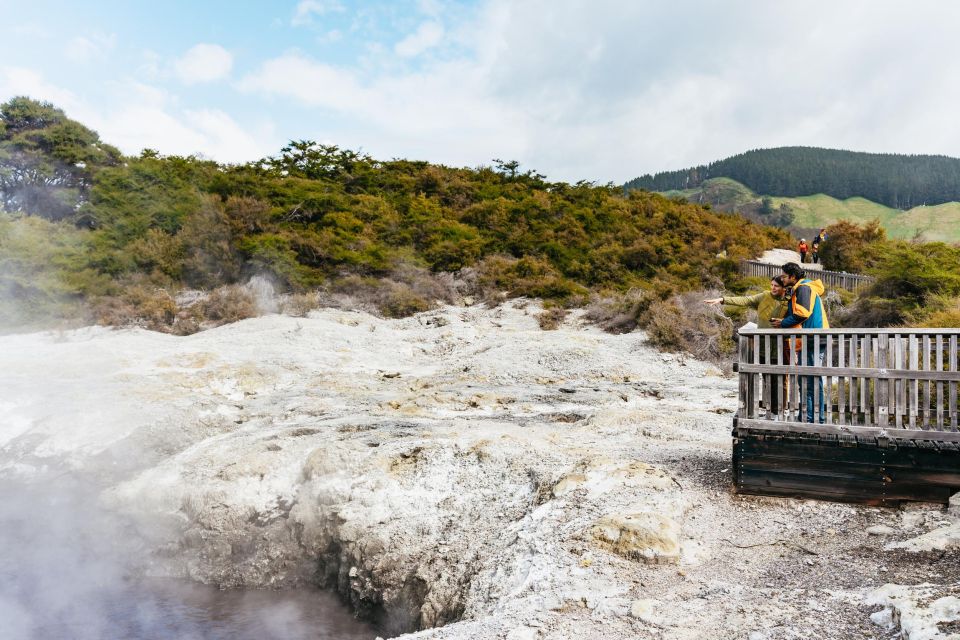 Waiotapu: Thermal Park and Lady Knox Geyser Entry Ticket - Park Location and Attractions