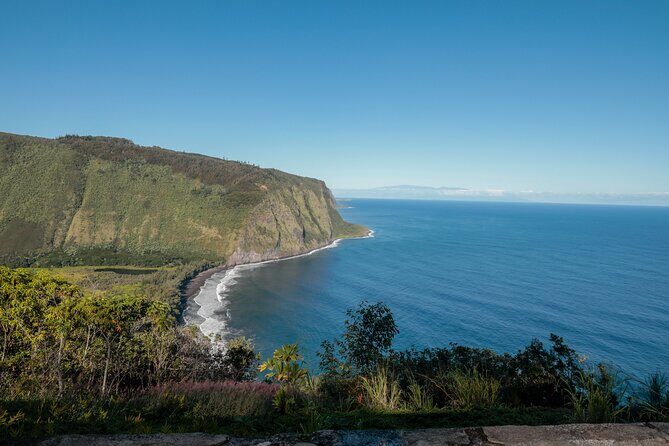 Waipio Valley, Hilo Waterfalls, Volcano and Black Sand Beach - Punaluu Black Sand Beach: Relaxing with Turtles