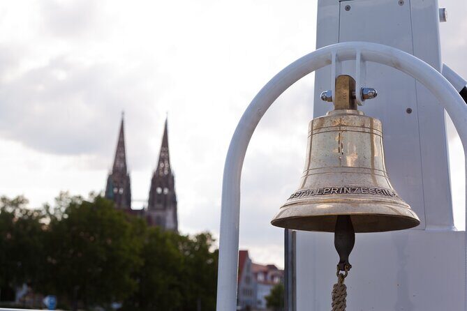 Walhalla tour by boat in Regensburg - A Detailed Look at the Walhalla Boat Tour in Regensburg