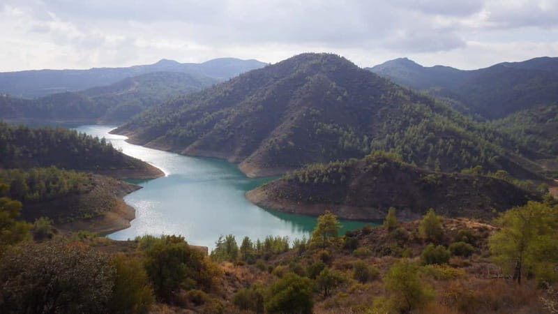 Walk around Pano Lefkara village and Lefkara lake - The Walkthrough of the Day