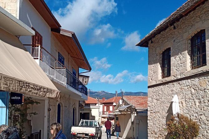 Walk in Omodos alleys & around Kelephos medieval Venetian bridge - FAQ